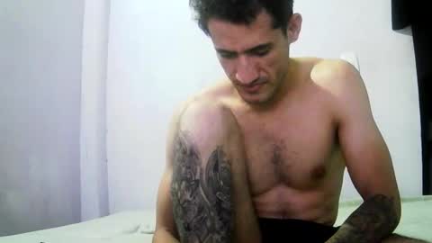 Snapshot of jhonduglas chatting on 11/30/25, 03:10 jhonduglas online show from 11/30/25, 03:10