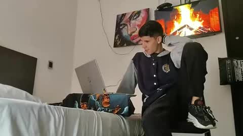 jhon online show from 02/12/25, 07:02