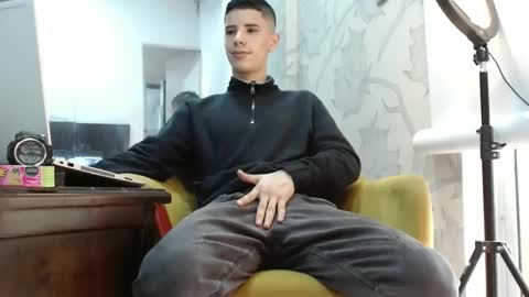 jhon online show from 10/02/25, 08:38