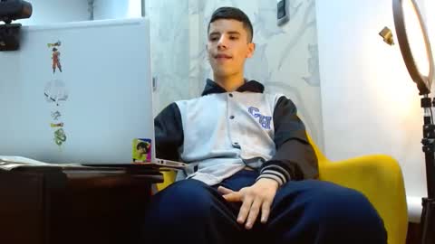 jhon online show from 11/08/25, 08:47