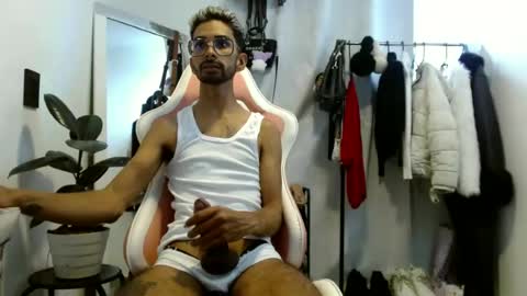 jhonsonvlatino online show from 06/13/26, 03:32
