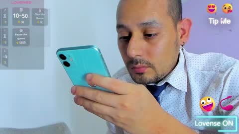 Jhony Alzate online show from 12/12/24, 06:03