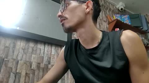 Jhosuamoore  online show from 05/25/26, 12:00