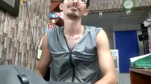 Jhosuamoore  online show from 06/05/26, 12:39