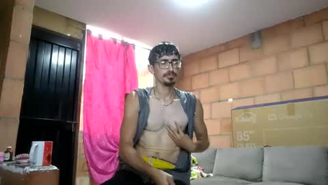Jhosuamoore  online show from 06/05/26, 11:49