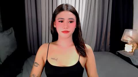 jhuliana_and_charles_room online show from 11/16/25, 03:34