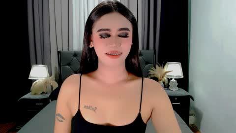 jhuliana_and_charles_room online show from 04/10/26, 12:27