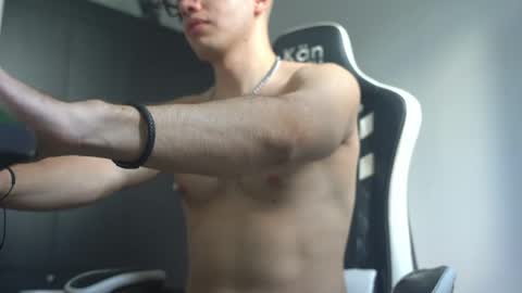 Jhx online show from 04/15/26, 10:21