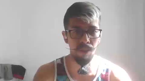 Snapshot of jiangouxiong chatting on 10/19/25, 03:07 Schamil jiangouxiong on InstagramTelegram channel online show from 10/19/25, 03:07