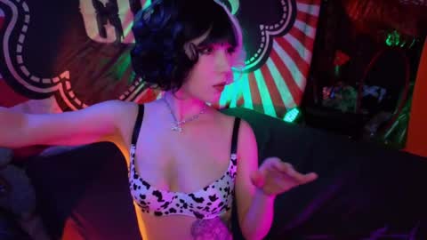    online show from 05/02/26, 01:32