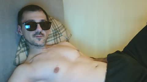 Snapshot of jimboyxxx00 chatting on 11/28/25, 11:40 jimboyxxx00 online show from 11/28/25, 11:40