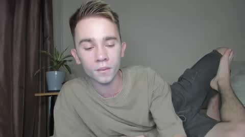 jimyti_bad_boy online show from 09/17/25, 10:00