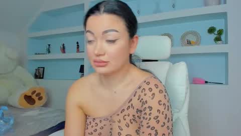 Juliee online show from 12/02/25, 06:58