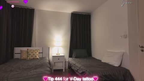 Jiwon online show from 02/16/25, 03:16