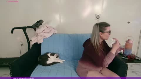 Nicole  Allen online show from 01/24/25, 01:45