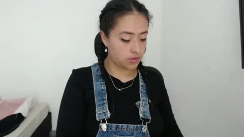 Snapshot of jjulietha95 chatting on 12/20/24, 06:40 Julieta online show from 12/20/24, 06:40