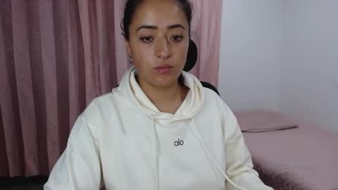 Snapshot of jjulietha95 chatting on 02/20/25, 05:23 Julieta online show from 02/20/25, 05:23