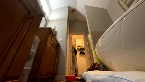 Jimmy online show from 04/12/26, 02:16