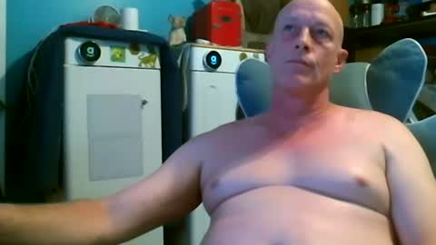 jlz2695 online show from 06/01/26, 05:14