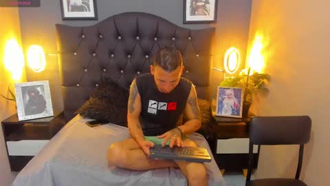 Snapshot of jm_hot_ chatting on 01/28/25, 05:32 jm_hot_ online show from 01/28/25, 05:32