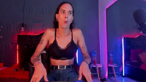 Snapshot of joaisaza chatting on 01/19/25, 07:25 Joa Isaza online show from 01/19/25, 07:25