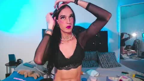 Joa Isaza     online show from 04/19/26, 07:29