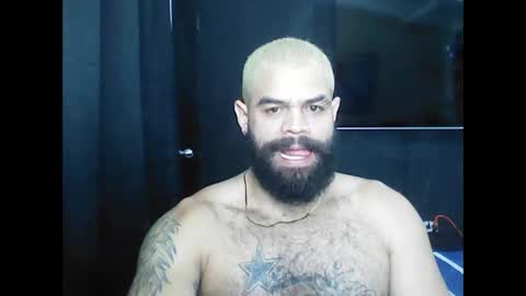 Snapshot of joalremu11_ink chatting on 10/21/25, 02:01 ale online show from 10/21/25, 02:01