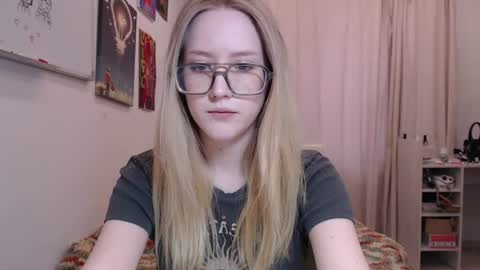 Snapshot of joan_kiss chatting on 06/11/26, 03:21 joan_kiss online show from 06/11/26, 03:21