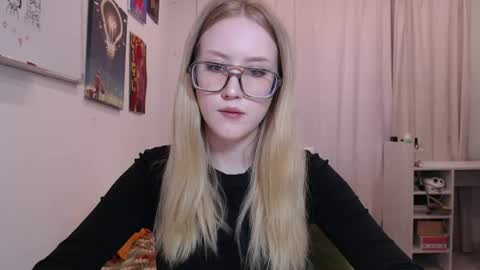 Snapshot of joan_kiss chatting on 06/17/26, 12:13 joan_kiss online show from 06/17/26, 12:13