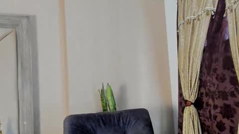 Snapshot of joan_saenz chatting on 02/13/25, 07:10 JOAN SAENZ online show from 02/13/25, 07:10