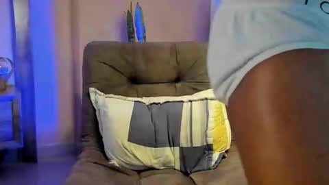 Snapshot of joan_saenz chatting on 03/12/25, 05:13 JOAN SAENZ online show from 03/12/25, 05:13