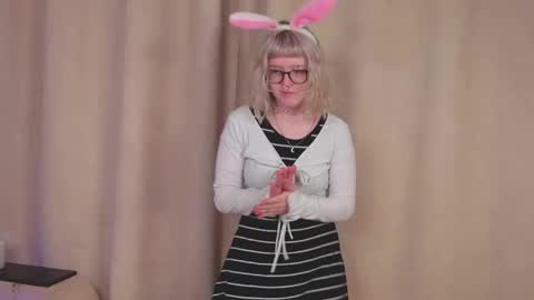 Emma online show from 03/31/26, 04:35