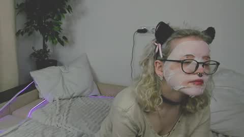 Emma online show from 04/06/26, 04:10