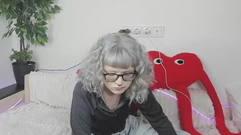 Emma online show from 04/14/26, 04:40