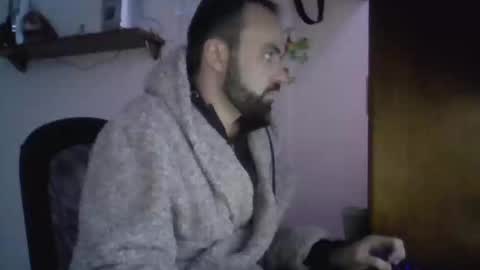 joaodias_18 online show from 12/05/24, 10:01