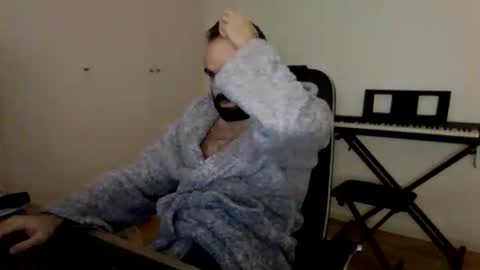 joaodias_18 online show from 12/17/25, 10:16