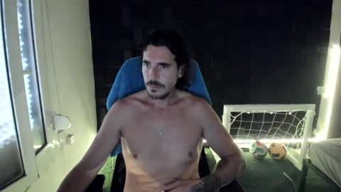 Snapshot of joaquin420_hot chatting on 07/16/26, 11:05 joaquin420_hot online show from 07/16/26, 11:05