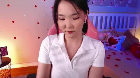 Amina online show from 02/12/25, 03:27