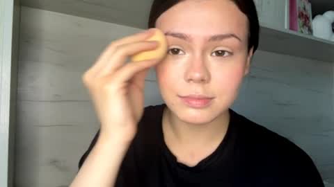 Mila online show from 05/01/26, 10:53
