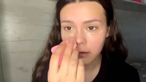 Mila online show from 05/19/26, 10:43