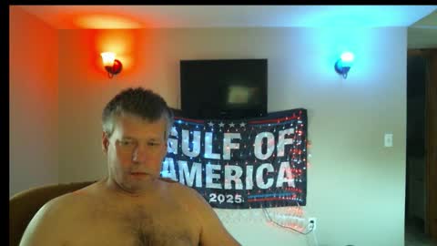 Snapshot of joejoe_1972 chatting on 12/17/25, 01:39 JoeJoe online show from 12/17/25, 01:39