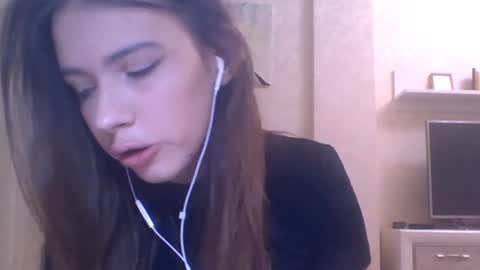 Jennifer online show from 10/17/25, 04:09