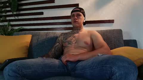     online show from 03/11/25, 05:27