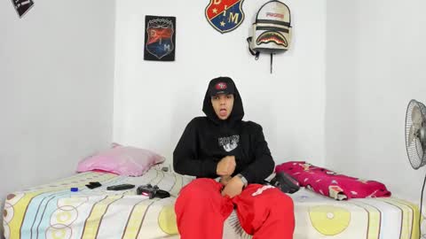 Snapshot of johan_and_antonella chatting on 12/10/24, 02:27 johan_and_antonella online show from 12/10/24, 02:27