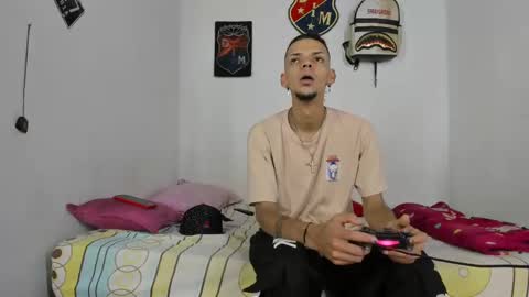 Snapshot of johan_and_antonella chatting on 12/10/24, 07:32 johan_and_antonella online show from 12/10/24, 07:32