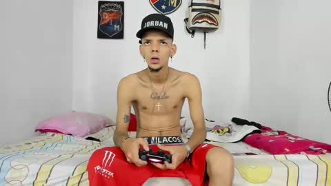 Snapshot of johan_and_antonella chatting on 12/13/24, 06:16 johan_and_antonella online show from 12/13/24, 06:16