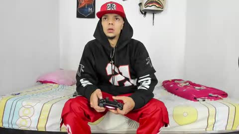 Snapshot of johan_and_antonella chatting on 12/14/24, 07:40 johan_and_antonella online show from 12/14/24, 07:40