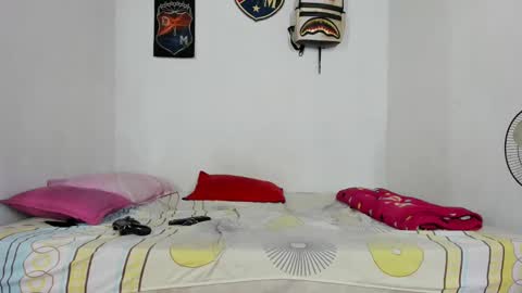 Snapshot of johan_and_antonella chatting on 12/15/24, 05:45 johan_and_antonella online show from 12/15/24, 05:45