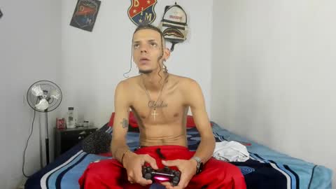 Snapshot of johan_and_antonella chatting on 01/11/25, 09:57 johan_and_antonella online show from 01/11/25, 09:57