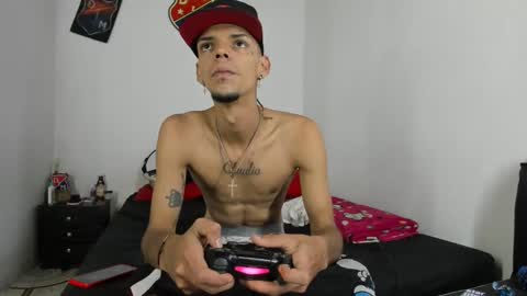 Snapshot of johan_and_antonella chatting on 01/15/25, 07:23 johan_and_antonella online show from 01/15/25, 07:23